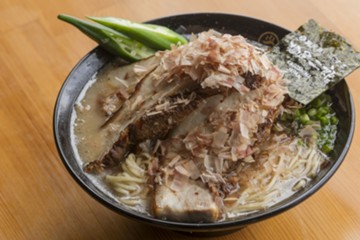 黒豚レトロピカル                             肉肉盛り 本枯れ節添え