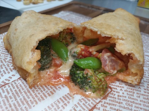 指宿産旬野菜ミックス(揚げピザ)